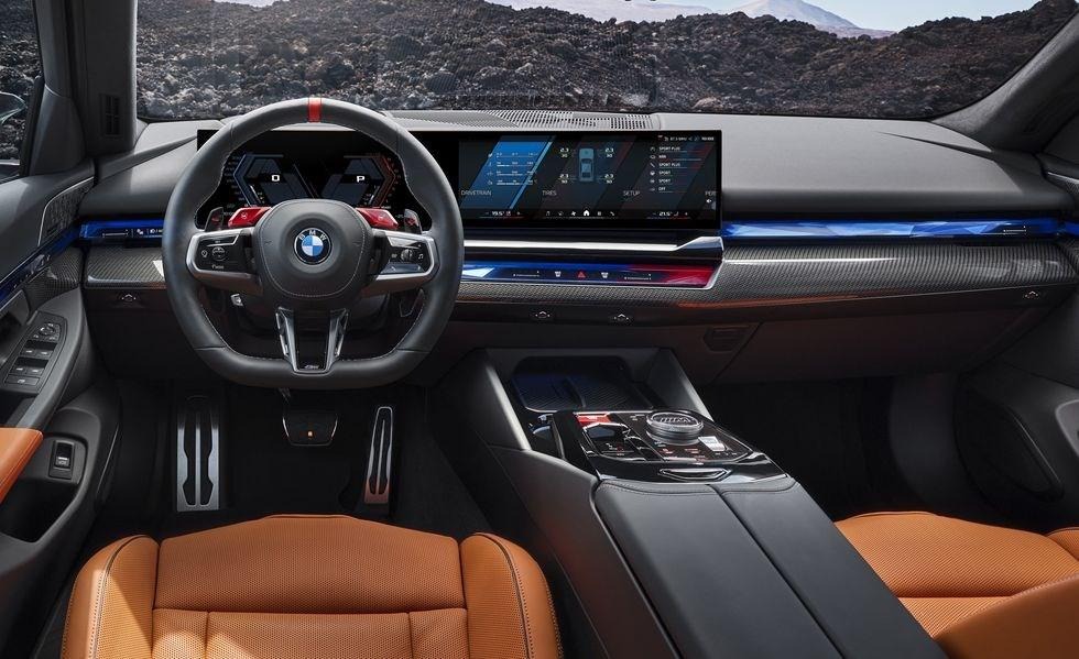 BMW M5 2025 Geliyor!