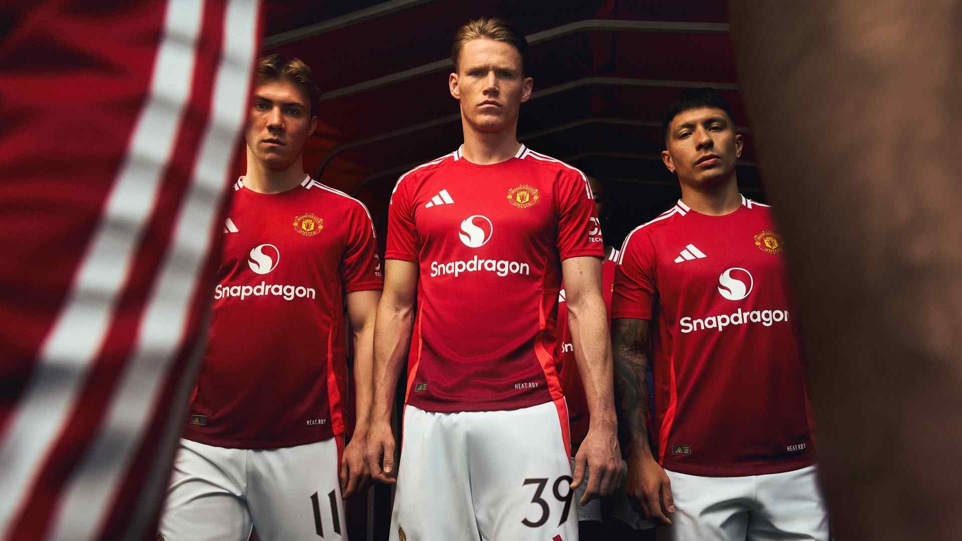 Manchester United, Snapdragon göğüs sponsorluğu!